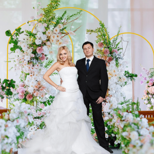 Wedding Arch Backdrop Stand 3pcs Gold/White - Image 3